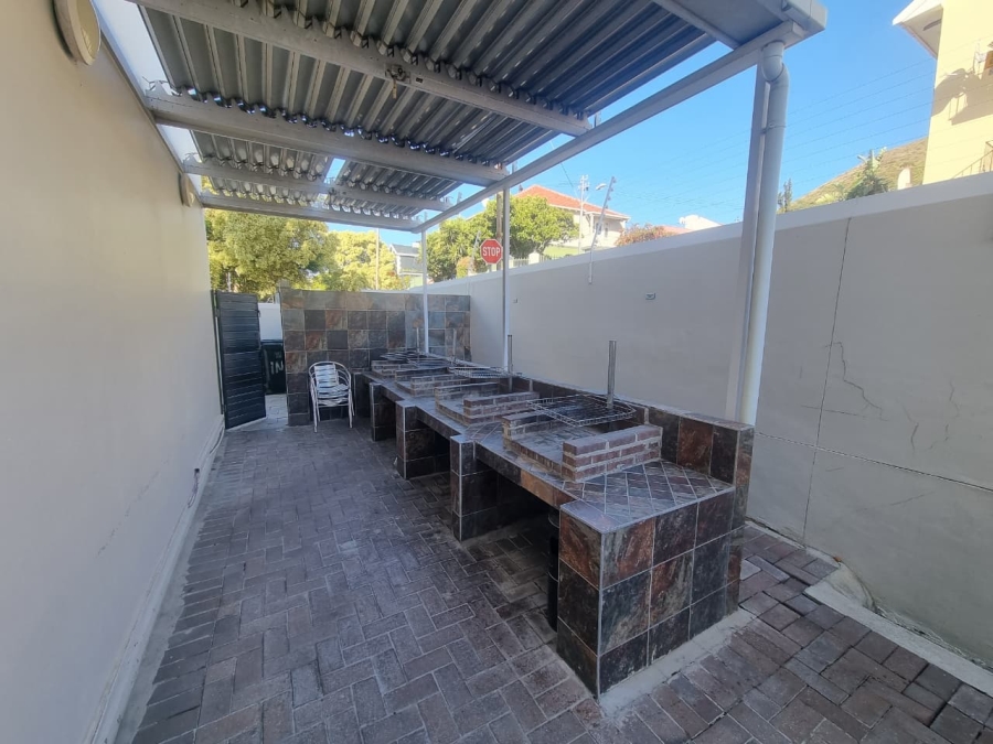 To Let 0 Bedroom Property for Rent in Sea Point Western Cape